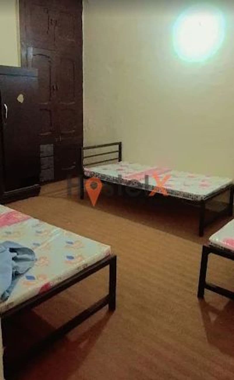 Queen Girls Hostel