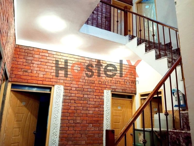THE HOSTEL HOTEL 3
