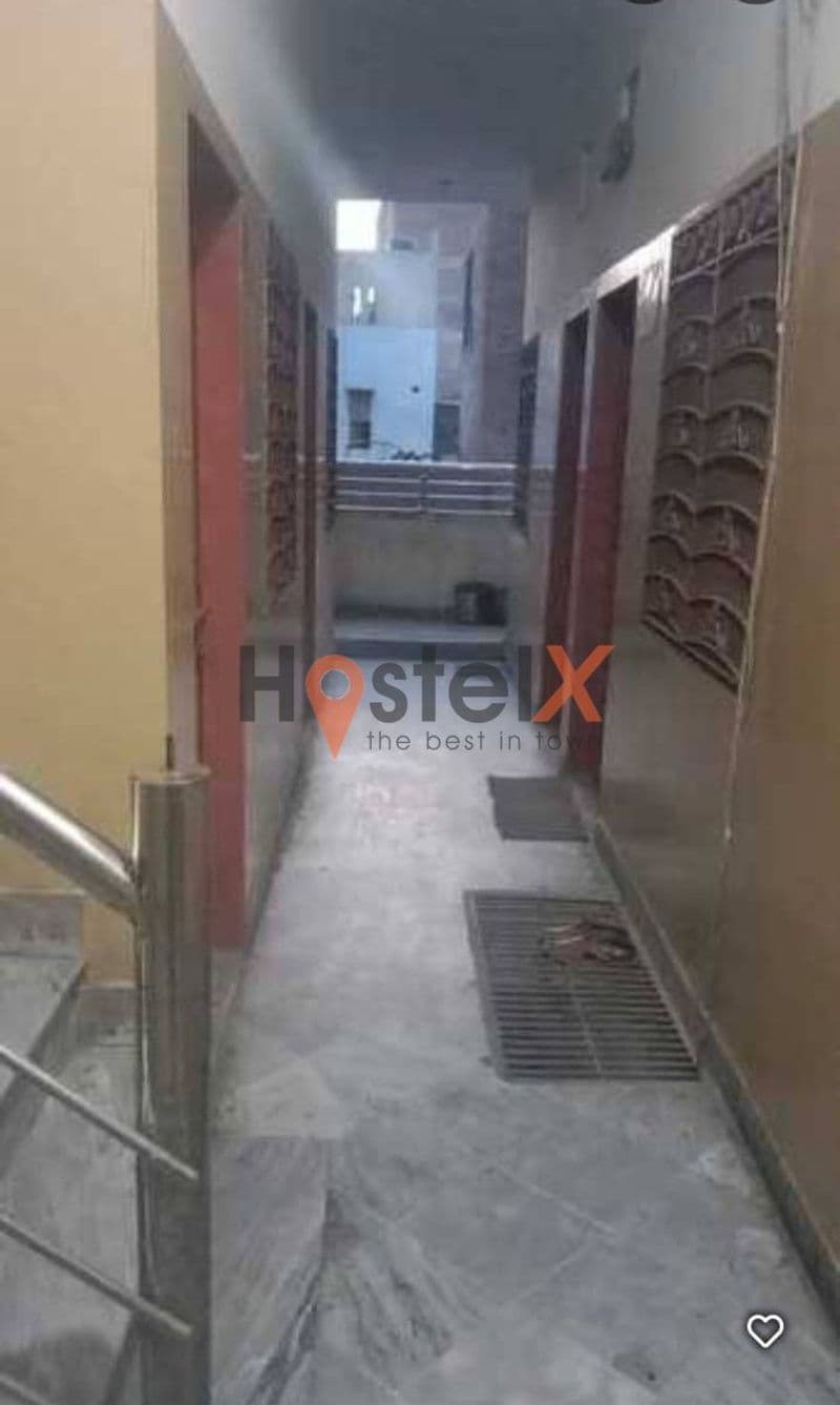 Star Inn Boys Hostel