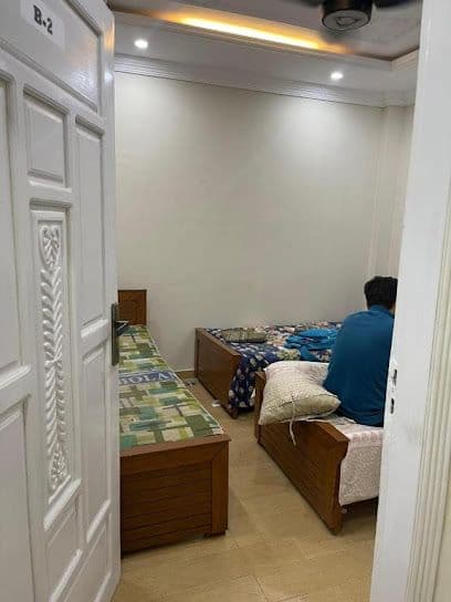 L Qasim Boys Hostel